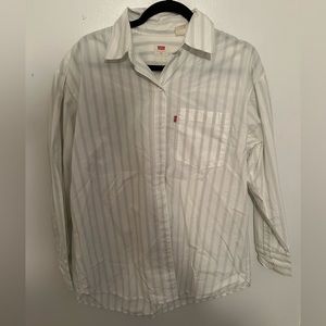 Levi’s button down oversize long sleeve shirt